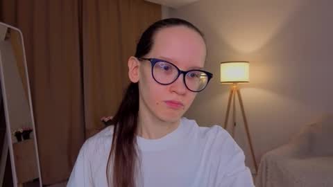 Sara online show from 03-12-26, 04:13