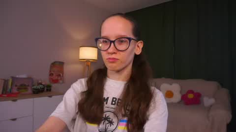 Sara online show from 07-30-26, 04:17