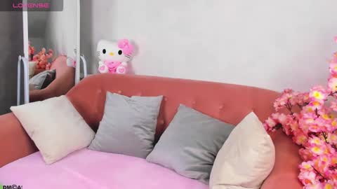 Snapshot of lynn_martin chatting on 10-06-25, 01:03 Lynn online show from 10-06-25, 01:03