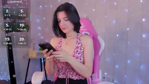 Snapshot of lynn_martin chatting on 10-13-25, 01:05 Lynn online show from 10-13-25, 01:05