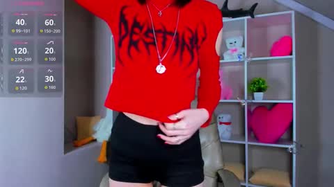 Snapshot of lynn_martin chatting on 12-14-25, 12:27 Lynn online show from 12-14-25, 12:27