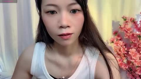 Snapshot of lynnalltop_165_keke chatting on 10-18-25, 01:41 lynnalltop_165_keke online show from 10-18-25, 01:41