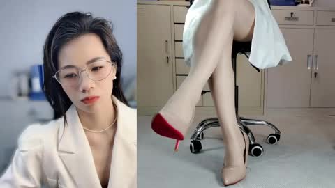Snapshot of lynnalltop_165_keke chatting on 05-11-26, 03:45 lynnalltop_165_keke online show from 05-11-26, 03:45