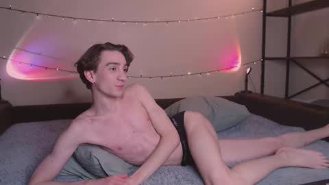 KennyEliot online show from 10-30-25, 08:20