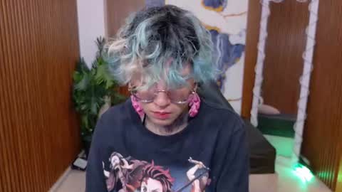 lyra_tay online show from 06-12-26, 07:24