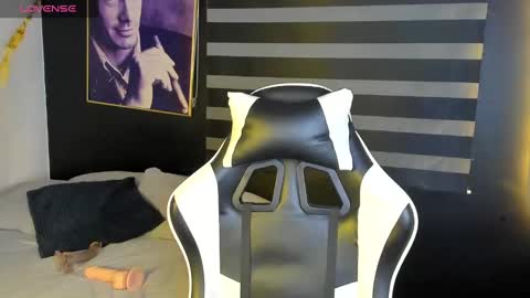 Snapshot of lyralux10 chatting on 09-14-25, 04:55 lyralux10 online show from 09-14-25, 04:55