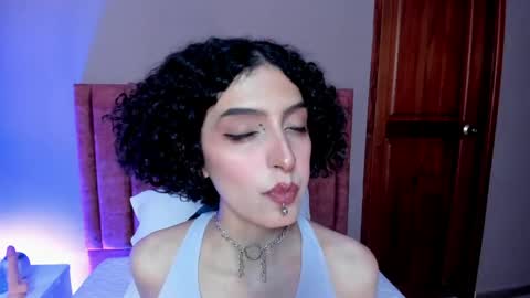 Lyravendrell online show from 04-24-26, 02:03