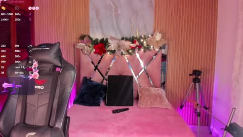 Snapshot of lys_with chatting on 12-24-24, 04:00 VIVIANA online show from 12-24-24, 04:00