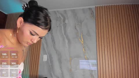 Snapshot of lys_with chatting on 02-02-25, 07:41 VIVIANA online show from 02-02-25, 07:41
