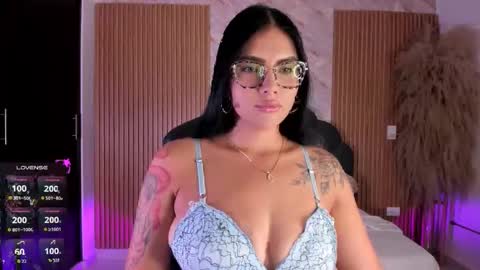 Snapshot of lys_with chatting on 09-10-25, 02:55 VIVIANA online show from 09-10-25, 02:55
