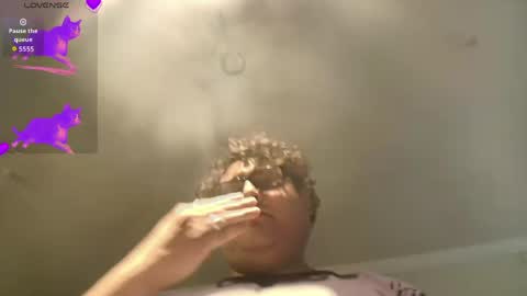 Snapshot of lyxx_2 chatting on 06-05-26, 12:06 lyxx_2 online show from 06-05-26, 12:06