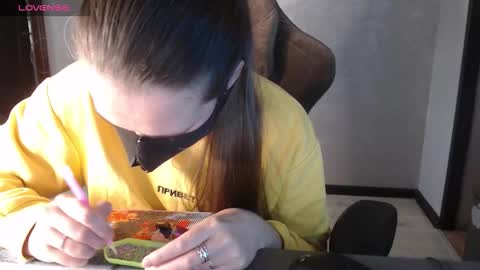 Snapshot of m00n8kiki chatting on 09-20-25, 06:47 Ksu online show from 09-20-25, 06:47