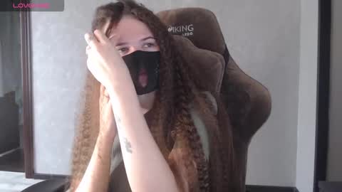 Snapshot of m00n8kiki chatting on 10-18-25, 06:05 Ksu online show from 10-18-25, 06:05