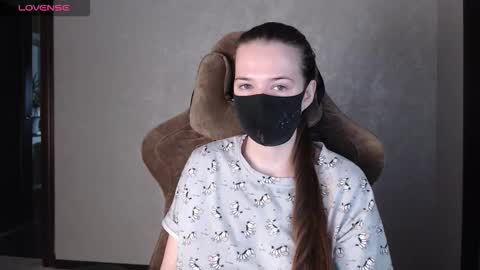 Snapshot of m00n8kiki chatting on 12-01-25, 06:07 Ksu online show from 12-01-25, 06:07