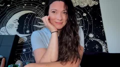 Snapshot of m0llyp0ppins chatting on 11-06-25, 04:19 M0lly online show from 11-06-25, 04:19