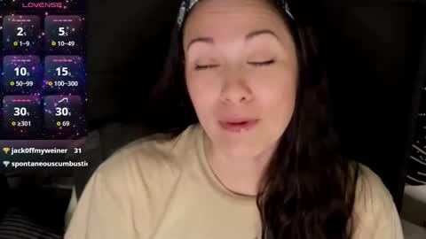 Snapshot of m0llyp0ppins chatting on 11-26-25, 08:43 M0lly online show from 11-26-25, 08:43