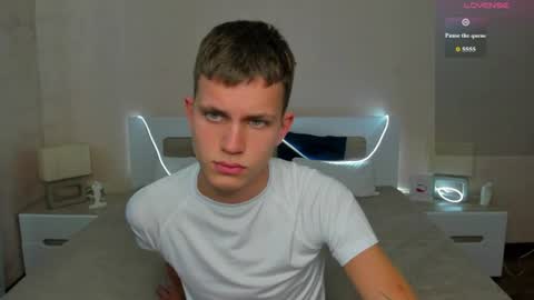m0neyken_ online show from 07-08-26, 07:13