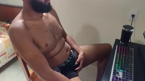 Snapshot of m0ren01995 chatting on 01-08-26, 12:51 m0ren01995 online show from 01-08-26, 12:51