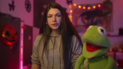 Snapshot of m1agarand chatting on 10-25-25, 08:14 M1A Dddy online show from 10-25-25, 08:14