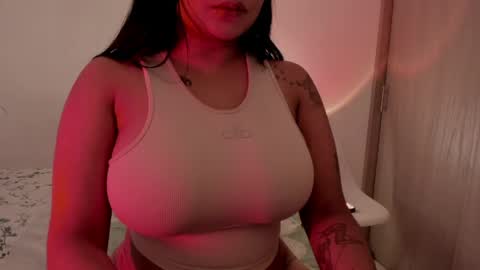 Emilia  online show from 05-05-26, 02:03