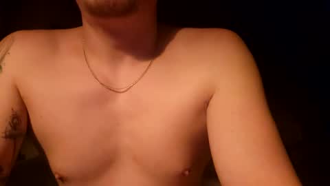 Snapshot of m1guele chatting on 12-21-24, 11:45 Fucklover online show from 12-21-24, 11:45