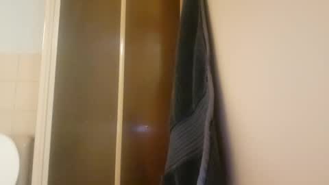 Snapshot of m1guele chatting on 01-16-25, 11:16 Fucklover online show from 01-16-25, 11:16