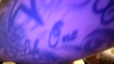 Snapshot of m1guele chatting on 02-23-25, 04:28 Fucklover online show from 02-23-25, 04:28