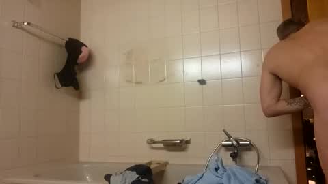 Snapshot of m1guele chatting on 02-26-25, 11:04 Fucklover online show from 02-26-25, 11:04