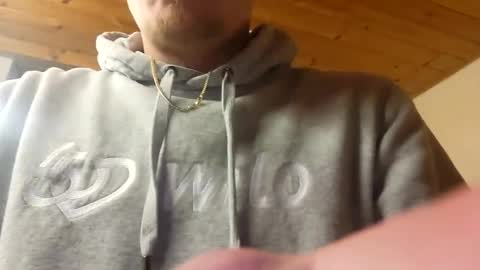 Snapshot of m1guele chatting on 03-08-25, 09:08 Fucklover online show from 03-08-25, 09:08