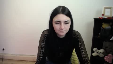 Snapshot of m_i_k_i_ chatting on 03-04-26, 12:11 m_i_k_i_ online show from 03-04-26, 12:11