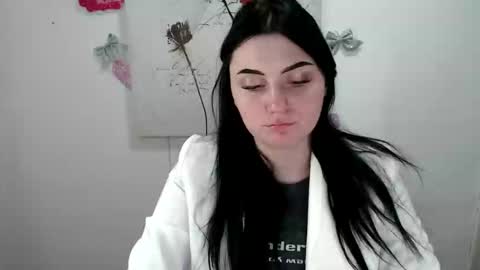 Snapshot of m_i_k_i_ chatting on 03-09-26, 11:58 m_i_k_i_ online show from 03-09-26, 11:58