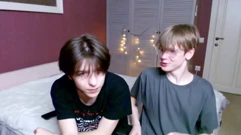 Snapshot of m_s_a_ chatting on 10-24-25, 05:31 Michael and Kai online show from 10-24-25, 05:31