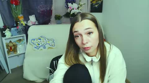 Snapshot of m_vikki chatting on 05-01-26, 01:16 Vikki online show from 05-01-26, 01:16