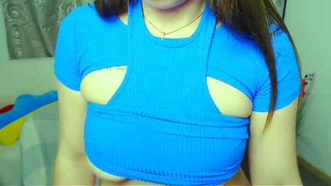 Snapshot of m_vikki chatting on 05-31-26, 06:09 Vikki online show from 05-31-26, 06:09