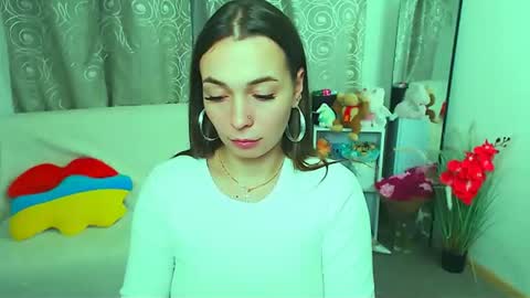 Snapshot of m_vikki chatting on 06-12-26, 11:20 Vikki online show from 06-12-26, 11:20