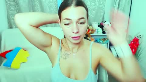Snapshot of m_vikki chatting on 07-30-26, 12:59 Vikki online show from 07-30-26, 12:59