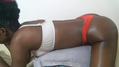 Snapshot of maars_mimi chatting on 09-20-25, 04:35 maars_mimi online show from 09-20-25, 04:35
