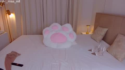 Snapshot of maarym chatting on 02-14-26, 10:06 Mary online show from 02-14-26, 10:06