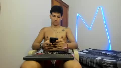 Snapshot of maaster420 chatting on 11-16-25, 01:39 itgram pezlo josue online show from 11-16-25, 01:39