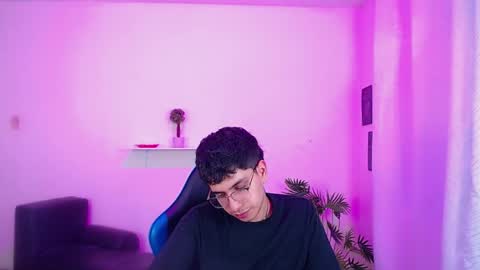 Max online show from 04-07-26, 04:07