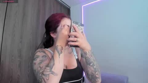 Snapshot of maazikeenx chatting on 03-25-26, 01:28 Sara online show from 03-25-26, 01:28