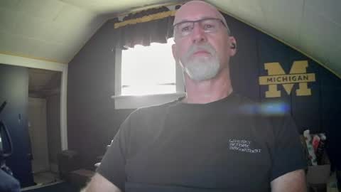 mac8181 online show from 07-04-26, 10:43