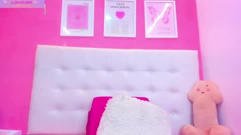 Snapshot of macarena_05_ chatting on 12-23-25, 02:53 macarena_05_ online show from 12-23-25, 02:53