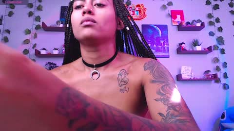 Macey Elliot Modelo Independiente online show from 12-18-24, 02:17