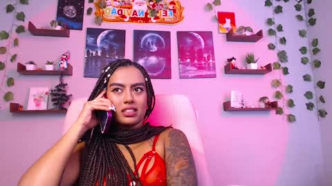 Macey Elliot Modelo Independiente online show from 12-24-24, 07:00