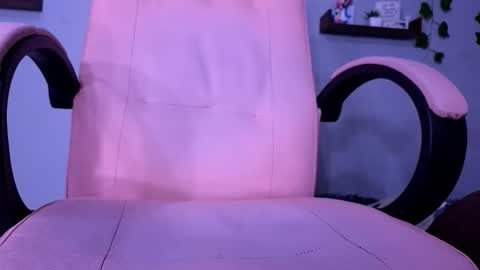 Macey Elliot Modelo Independiente online show from 09-18-25, 11:18