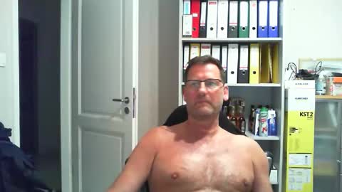 Snapshot of macfly67 chatting on 05-03-26, 08:15 macfly67 online show from 05-03-26, 08:15