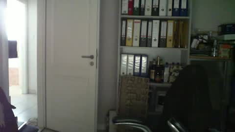 Snapshot of macfly67 chatting on 06-18-26, 06:12 macfly67 online show from 06-18-26, 06:12