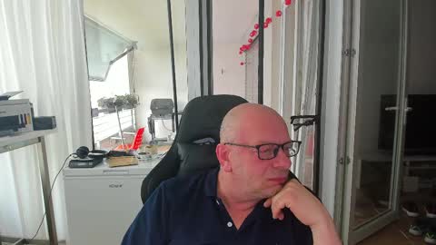 Andy online show from 04-28-26, 05:56