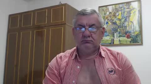 Snapshot of machomale3 chatting on 02-09-25, 07:52 Macho online show from 02-09-25, 07:52